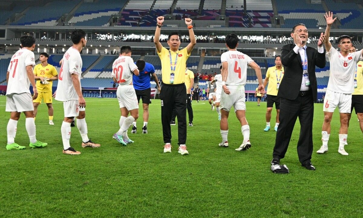 Chuyên gia chỉ rõ khác biệt của U23 Việt Nam dưới thời Hoàng Anh Tuấn so với HLV Troussier - ảnh 2