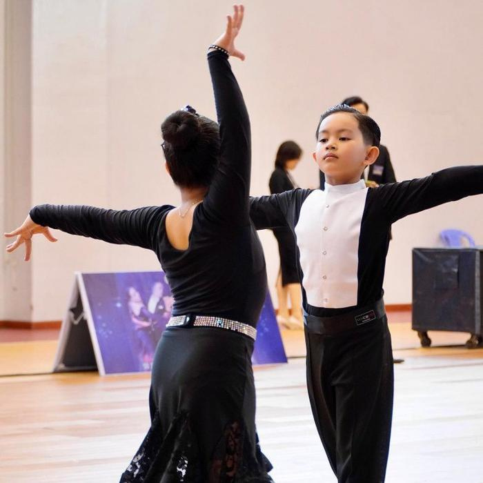 Nữ hoàng dancesport Khánh Thi với hành trình cùng con chạm tay giải quốc tế đầy thử thách - ảnh 2