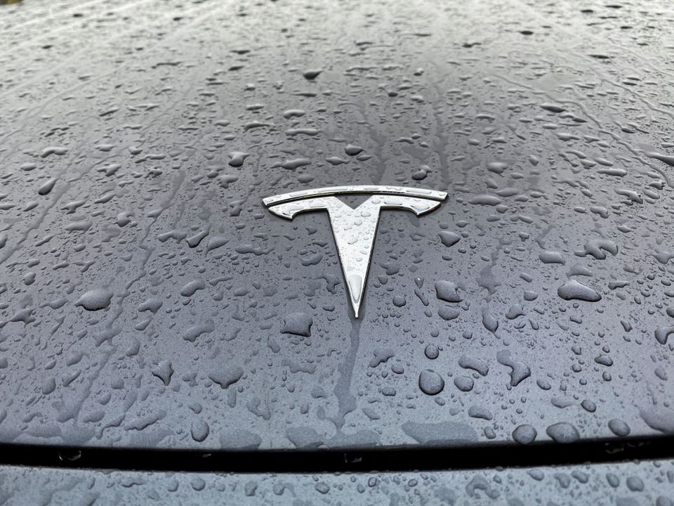 Tesla vượt qua BYD - ảnh 1