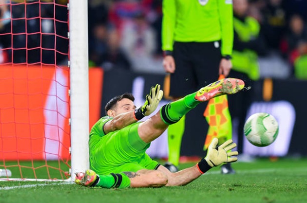 Martinez bật mode World Cup, Villa thắng luân lưu nghẹt thở - ảnh 6