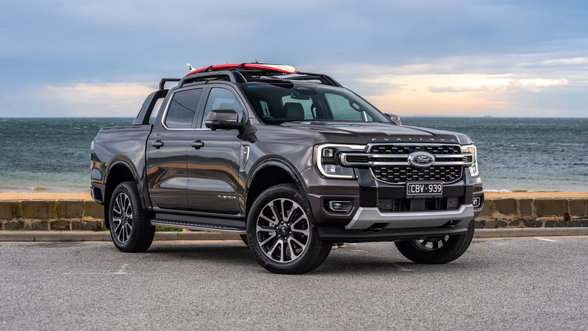Ford Ranger, Everest 2024 ra mắt: Thêm trang bị hợp off-road nhưng cắt nhiều tính năng hay, giá không đổi - ảnh 2