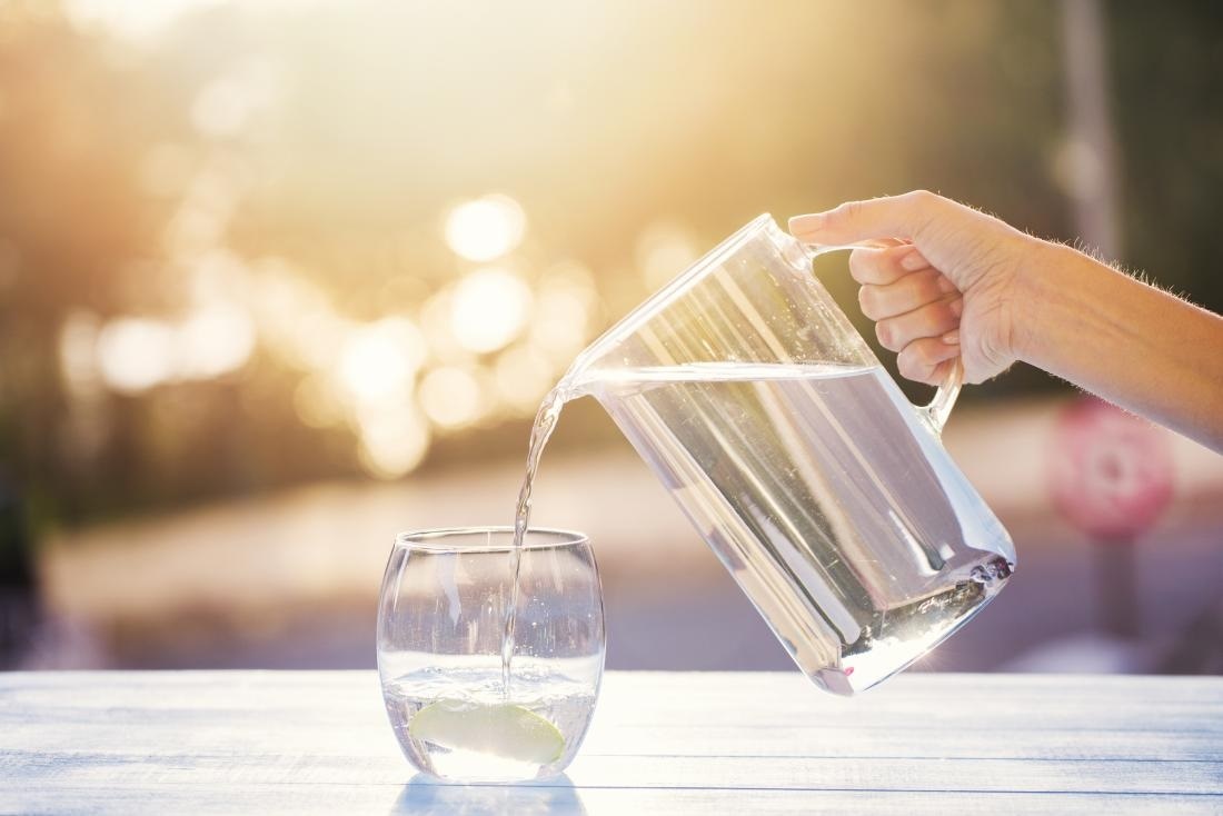 Cách uống nước hại sức khỏe ngày nắng ai cũng mắc - ảnh 7