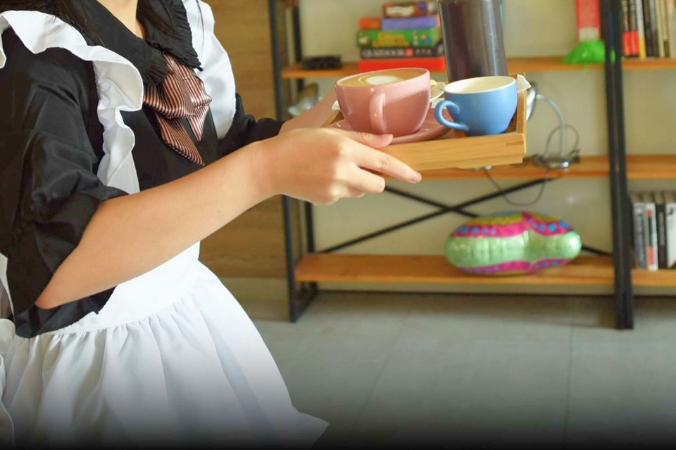 Tẩy chay cà phê hầu gái, gọi khách là ''chủ nhân'' tại Trung Quốc - ảnh 1