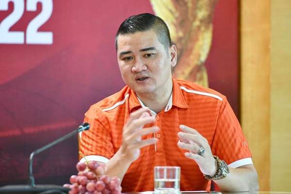Cựu tuyển thủ Nguyễn Mạnh Dũng: 