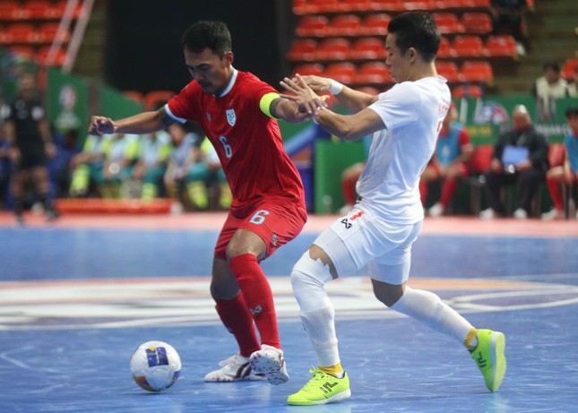 Thái Lan vùi dập Myanmar 5-0, futsal Việt Nam hồi hộp đợi lượt cuối - ảnh 2