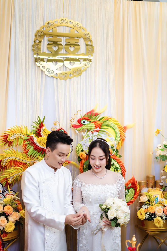 Đám cưới TiTi (HKT) tại Cần Thơ: Chú rể điển trai đón dâu bằng Rolls-Royce, dàn sính lễ bạc tỷ gây choáng - ảnh 13