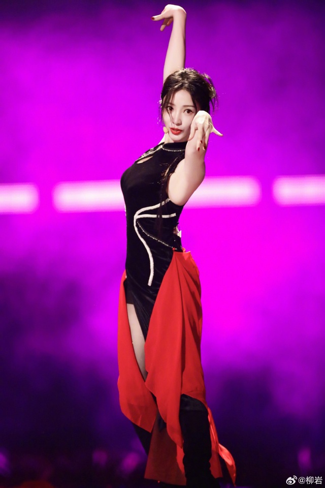 Một chị đẹp Trung Quốc bất ngờ trình diễn bản hit đạt 10 tỷ view Douyin của Tăng Duy Tân ở Đạp gió! - ảnh 4