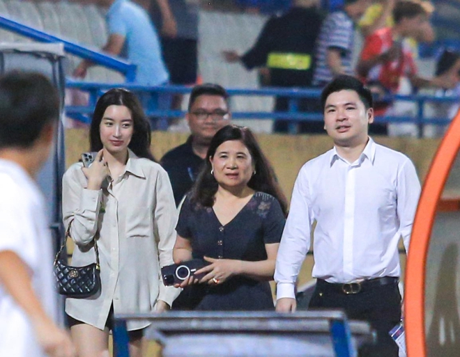 Chủ tịch CLB Hà Nội đi Qatar cổ vũ U23 Việt Nam đá giải U23 châu Á 2024 - ảnh 5