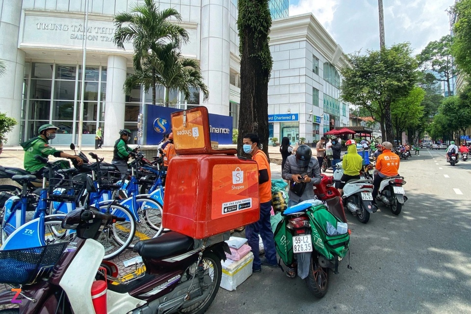 Người Việt đặt 766 triệu món hàng ở Shopee, TikTok Shop... trong 1 quý - ảnh 1