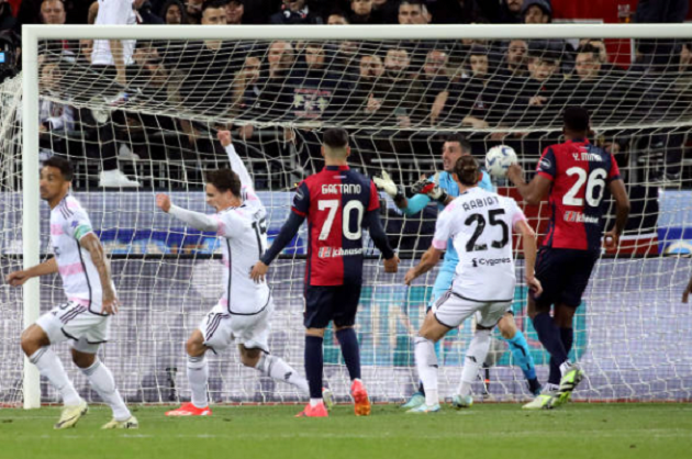 Hút chết trước Cagliari, Juventus ngày càng xa rời top 2 - ảnh 1