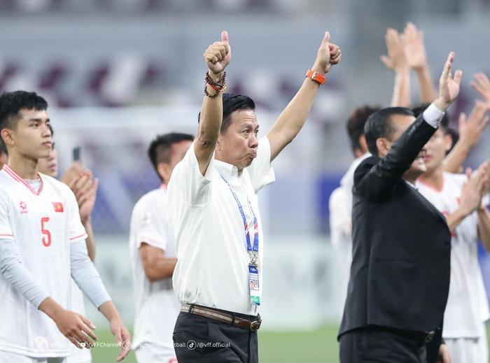 Khác biệt giữa HLV Hoàng Anh Tuấn và Troussier giúp U23 Việt Nam lập kỳ tích lịch sử - ảnh 1