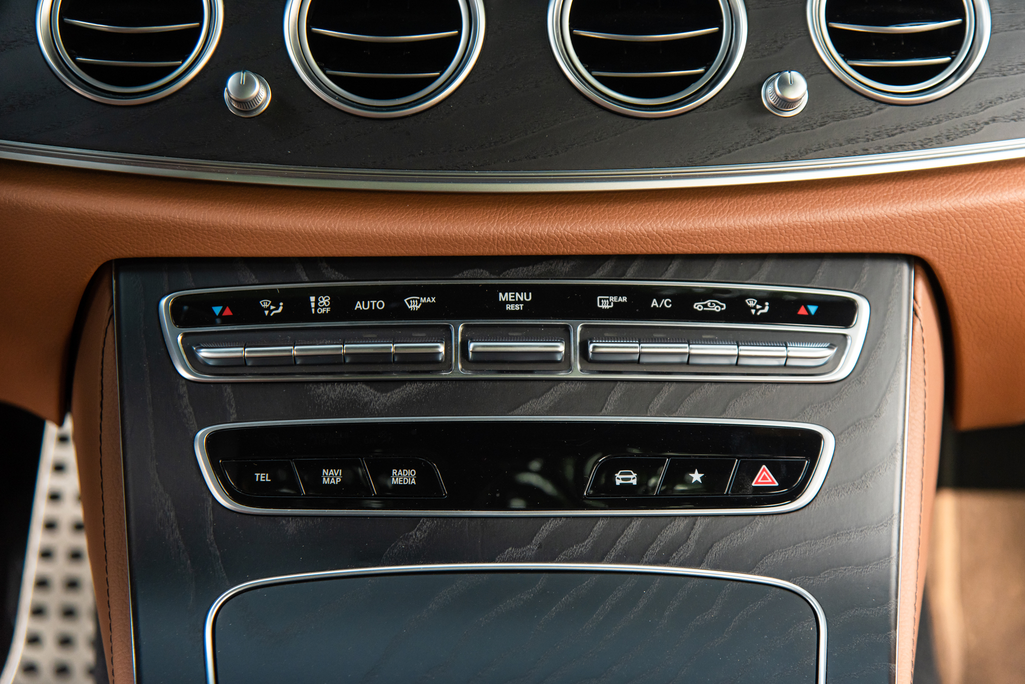 3 ngày dùng E 300 và E 200 để hiểu Mercedes-Benz kết hợp sự linh hoạt của C và sự thoải mái của S thế nào vào 1 chiếc xe - ảnh 19
