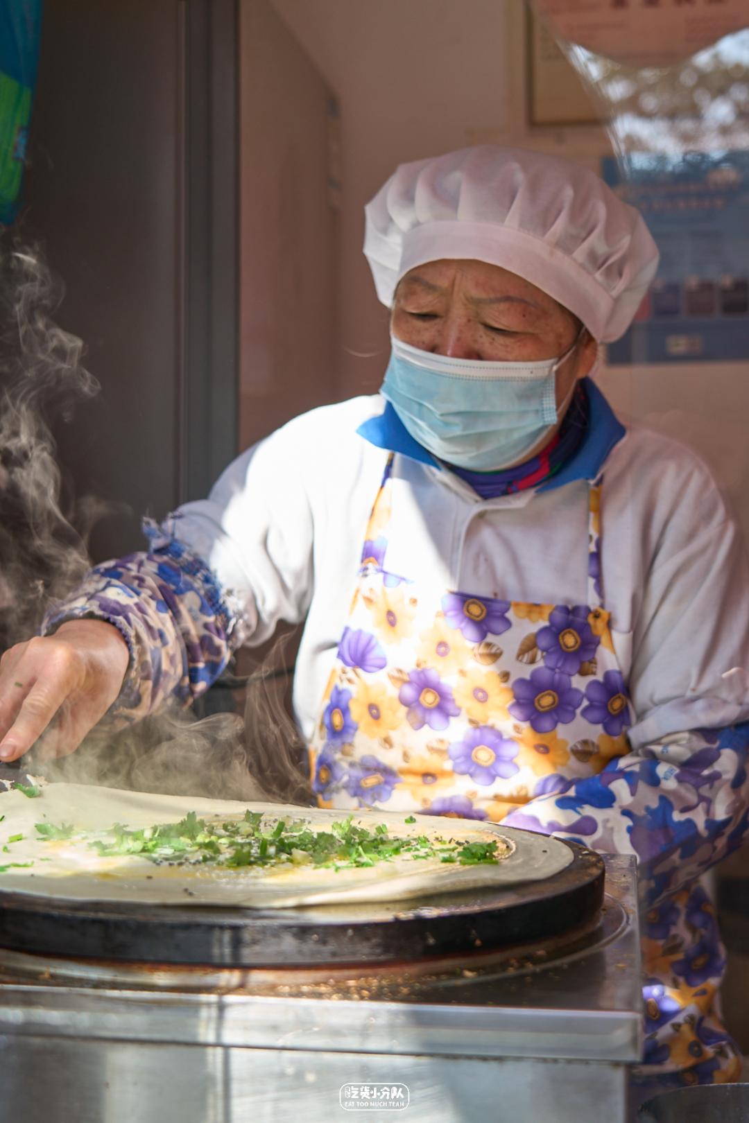 Khám phá ẩm thực vỉa hè của các bà dì Thượng Hải: Những quầy hàng gắn liền với tuổi thơ bao thế hệ - ảnh 11