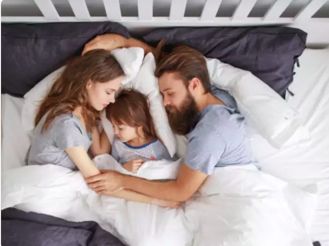 ​6 vấn đề sức khỏe phổ biến khi ngủ dưới điều hòa - ảnh 1
