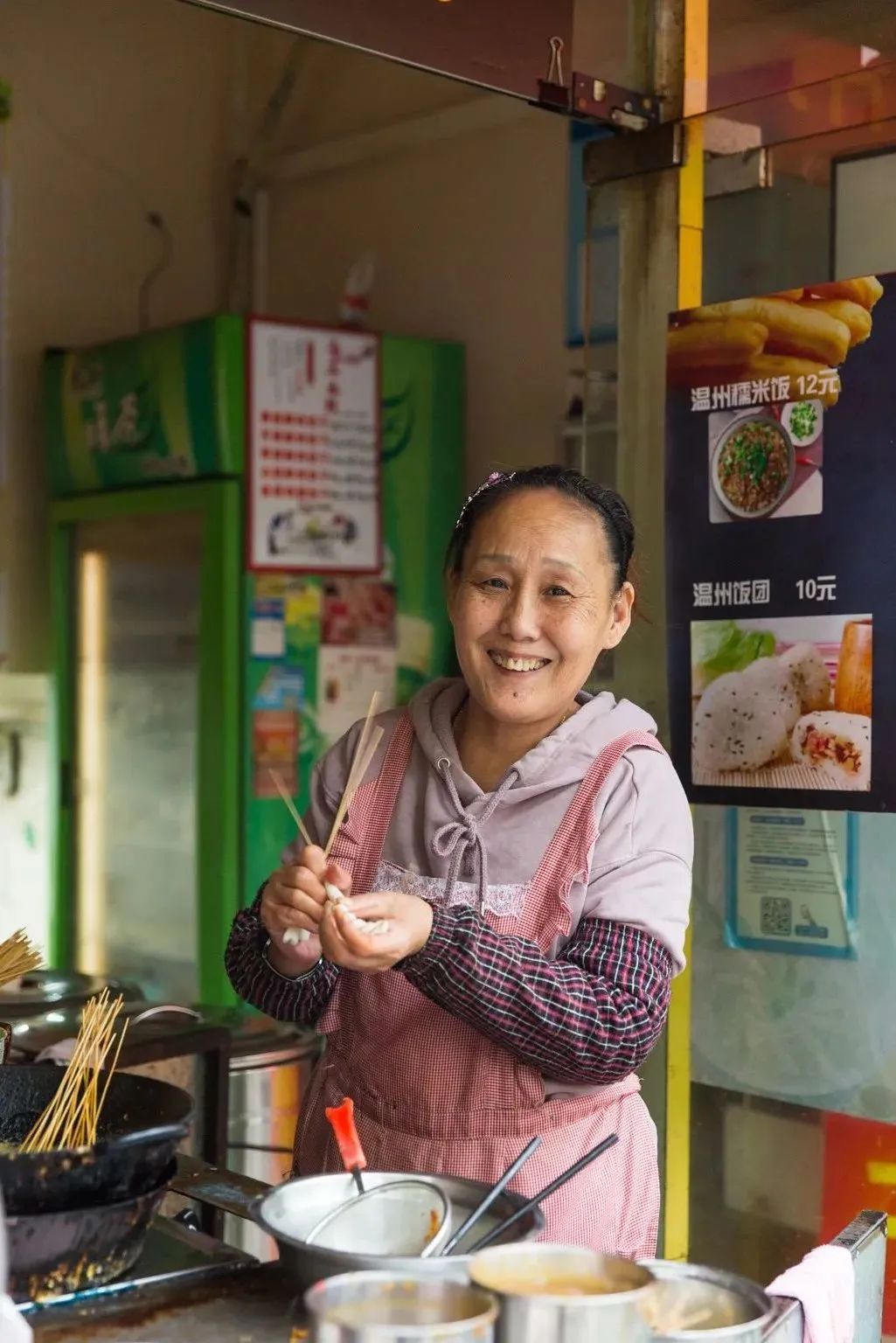 Khám phá ẩm thực vỉa hè của các bà dì Thượng Hải: Những quầy hàng gắn liền với tuổi thơ bao thế hệ - ảnh 1