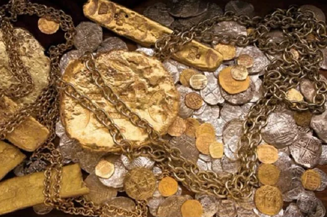 Lặn sâu xuống vùng biển Florida, phát hiện ''''mỏ vàng'''' nặng 40 tấn trị giá 500 triệu USD: Nhiều trang sức, ngọc lục bảo hơn 400 tuổi được tìm thấy - ảnh 4