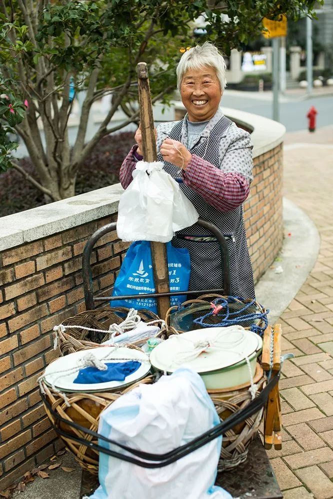 Khám phá ẩm thực vỉa hè của các bà dì Thượng Hải: Những quầy hàng gắn liền với tuổi thơ bao thế hệ - ảnh 15