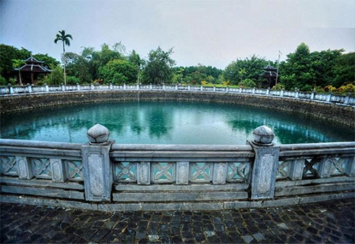 Có gì bên trong giếng nước lớn nhất Việt Nam, nghìn năm không cạn? - ảnh 2