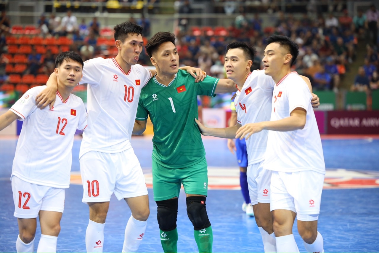 Vào tứ kết giải châu Á, HLV ĐT Futsal Việt Nam nói gì? - ảnh 1