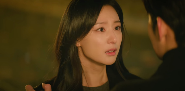 Queen of Tears bất ngờ nhận bão chê bai, biên kịch quá ham drama khiến netizen chán ngán? - ảnh 2