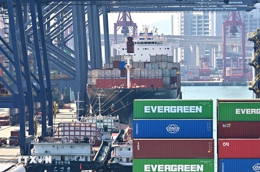 Khối lượng hàng hóa qua cảng Hong Kong lần đầu tiên nằm ngoài tốp 10 thế giới - ảnh 1