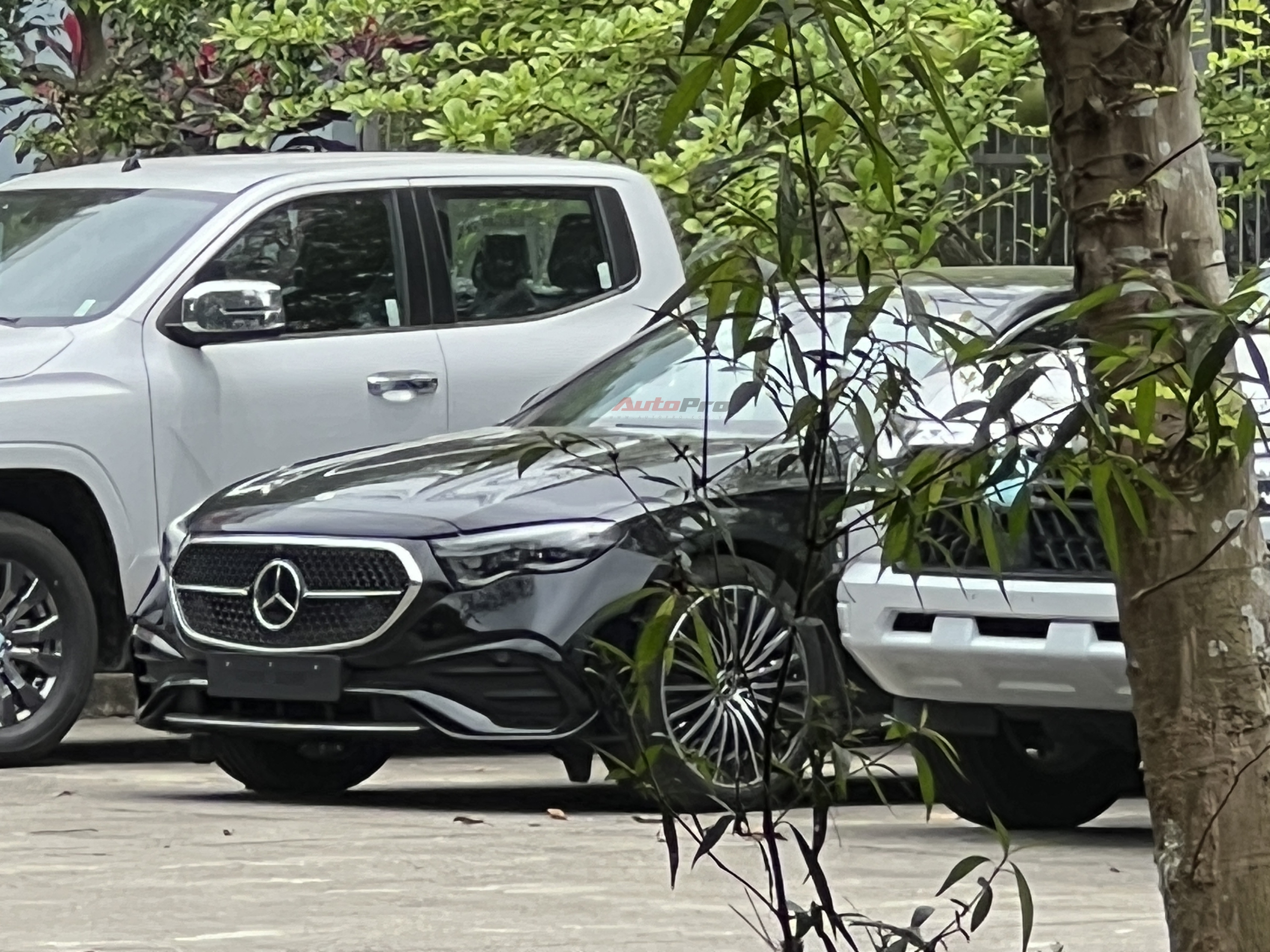 Mercedes-Benz E-Class 2024 xuất hiện tại Việt Nam: Giống bản plug-in hybrid ở Thái Lan, dự kiến ngày ra mắt không còn xa, dễ hút khách nếu giữ trang bị này - ảnh 2