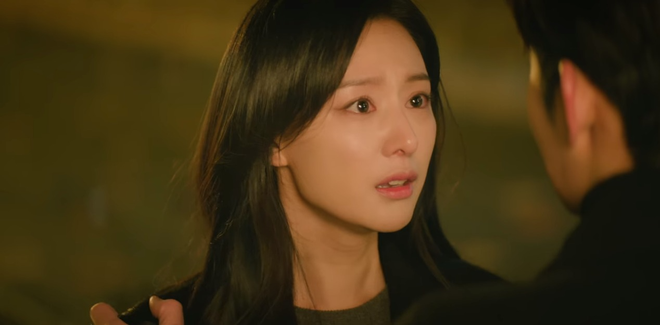 Queen of Tears tập 14: Kim Soo Hyun - Kim Ji Won có cảnh phim bùng nổ cảm xúc, phản diện khiến netizen tức sôi máu - ảnh 4