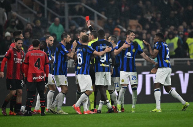 Inter lên ngôi Serie A sau trận cầu 3 thẻ đỏ; Roma vỡ mộng Champions League - ảnh 5