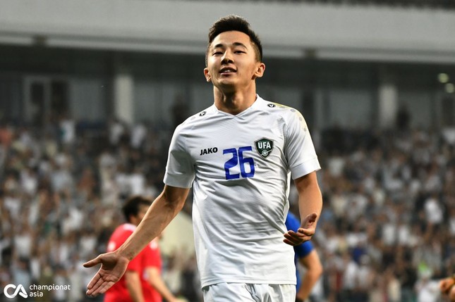 HLV tuyển U23 Uzbekistan tuyên bố dùng các ngôi sao châu Âu đấu Việt Nam - ảnh 1