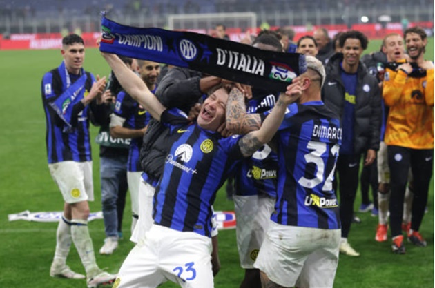 Inter lên ngôi Serie A sau trận cầu 3 thẻ đỏ; Roma vỡ mộng Champions League - ảnh 6