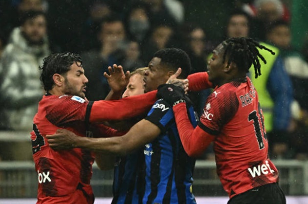 Inter lên ngôi Serie A sau trận cầu 3 thẻ đỏ; Roma vỡ mộng Champions League - ảnh 4