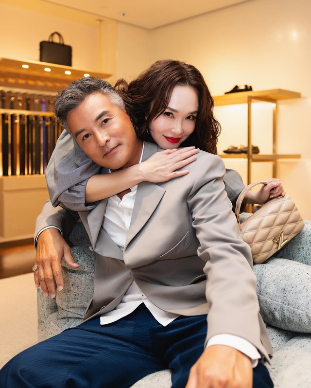 Dương Quá - Tiểu Long Nữ đẹp nhất màn ảnh: Chồng tóc bạc trắng, vợ vẫn trẻ đẹp, 25 năm yêu như cổ tích - ảnh 1