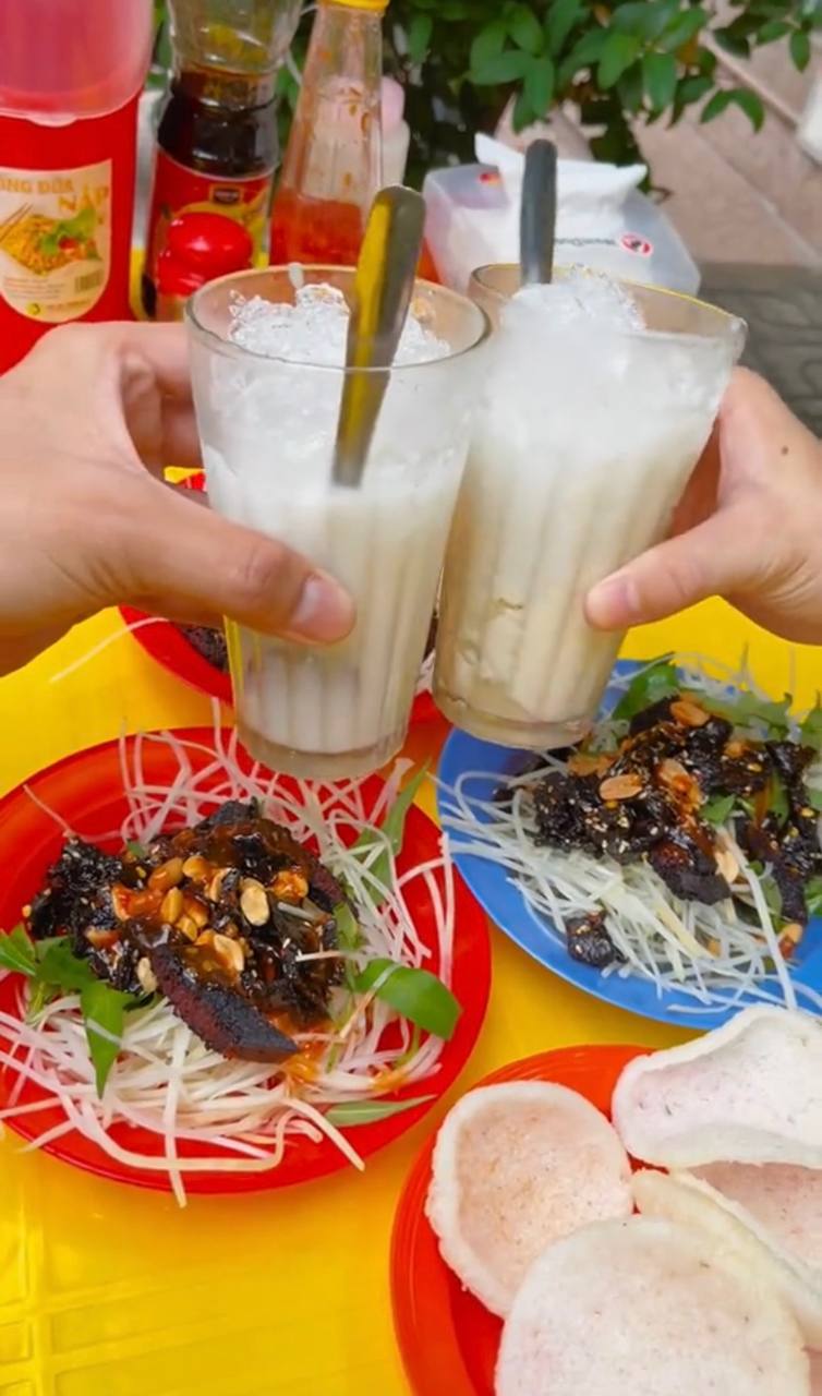 4 quán ngon chỉ dân địa phương mới biết ở Nha Trang: Bánh canh lòng cá phải thử khi đến xứ biển, hàng gỏi bò khô núp hẻm - ảnh 27
