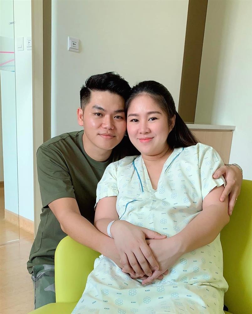 Sau hôn nhân đổ vỡ, 3 mỹ nhân Việt hạnh phúc viên mãn khi tái hôn, bầu lần 2 được chồng 'cưng như trứng mỏng' - ảnh 4