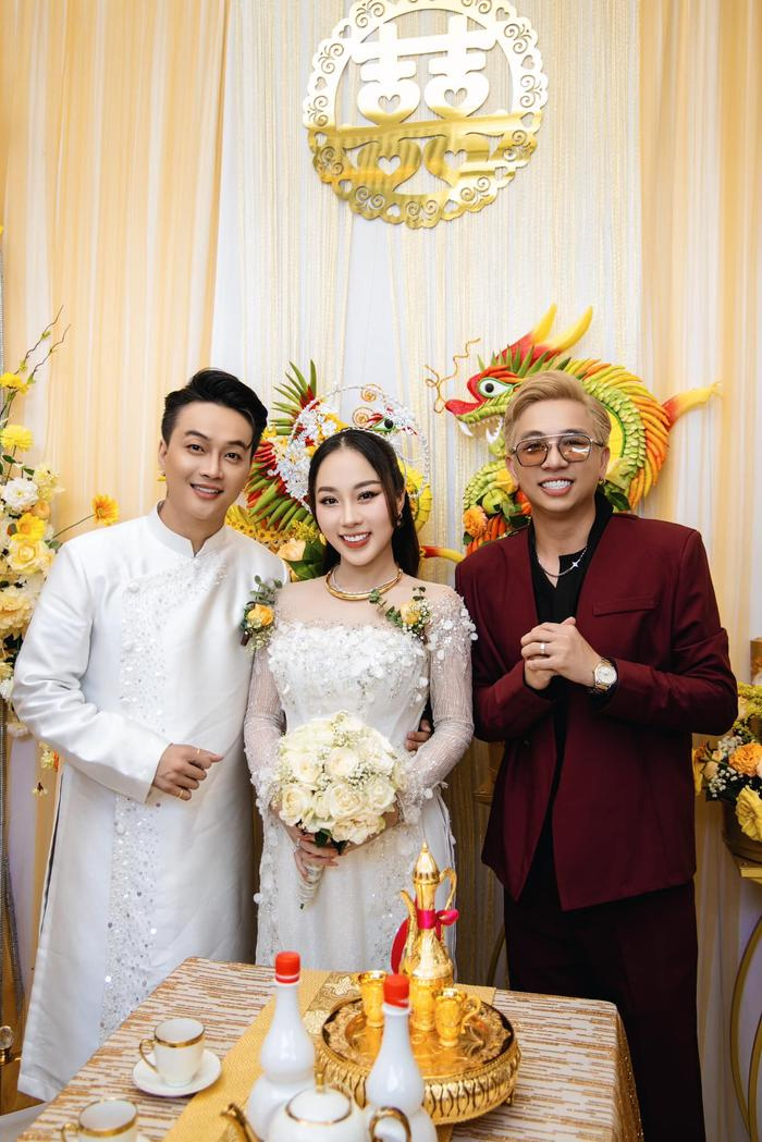 HKT hội ngộ trong đám cưới của TiTi, visual ''hack tuổi'' của cả ba lộ rõ trước ống kính - ảnh 3