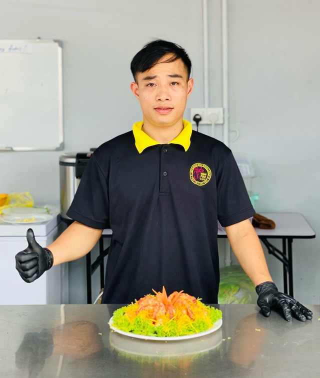 Bếp trưởng Ngô Đình Đông với niềm đam mê nghề bếp - ảnh 4