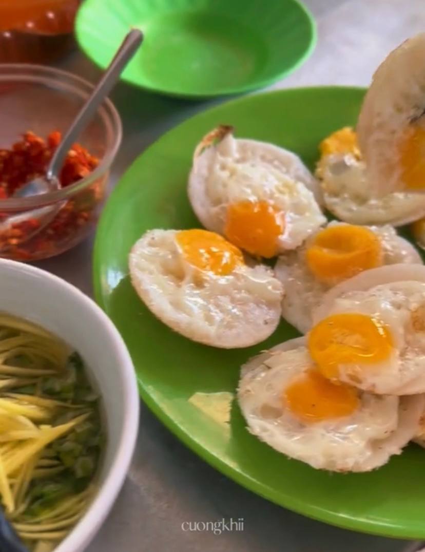 4 quán ngon chỉ dân địa phương mới biết ở Nha Trang: Bánh canh lòng cá phải thử khi đến xứ biển, hàng gỏi bò khô núp hẻm - ảnh 13