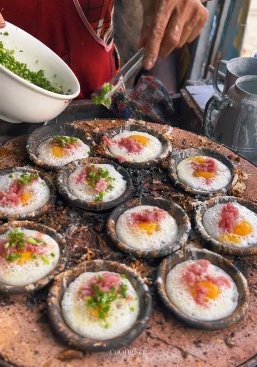 4 quán ngon chỉ dân địa phương mới biết ở Nha Trang: Bánh canh lòng cá phải thử khi đến xứ biển, hàng gỏi bò khô núp hẻm - ảnh 14
