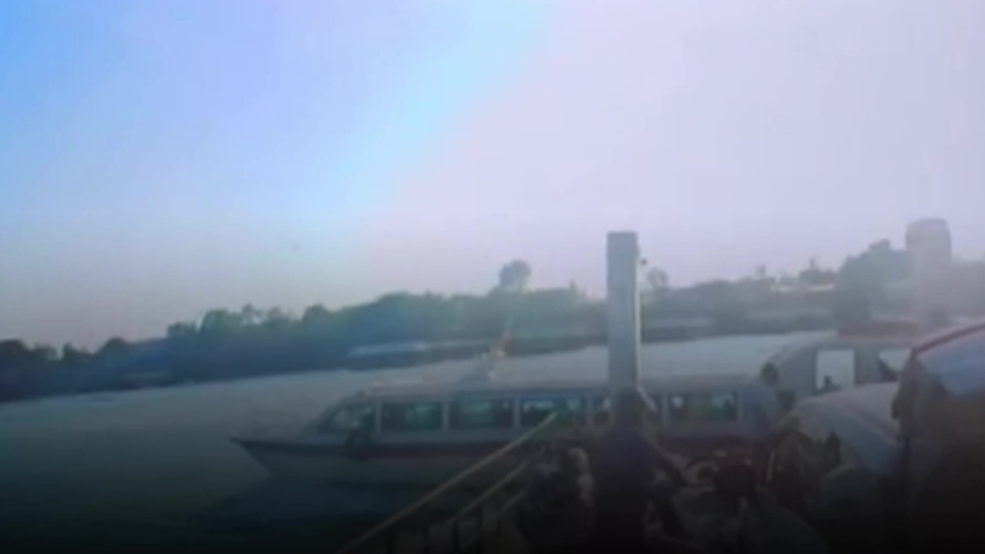 Hiện trạng tàu du lịch bị ''xé toang'' sau tai nạn trên sông Tiền - ảnh 12