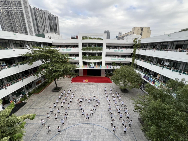 Không phải trường chuyên, đây vẫn là trường cấp 3 mơ ước của học sinh Hà Nội: Điểm TB 8/9 môn thi tốt nghiệp THPT lọt top thủ đô - ảnh 4