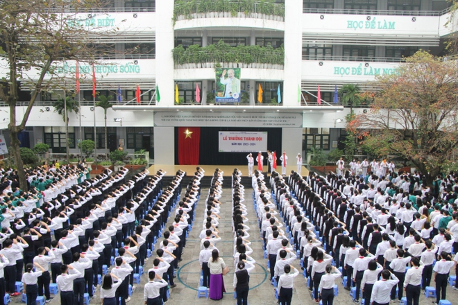 Không phải trường chuyên, đây vẫn là trường cấp 3 mơ ước của học sinh Hà Nội: Điểm TB 8/9 môn thi tốt nghiệp THPT lọt top thủ đô - ảnh 3
