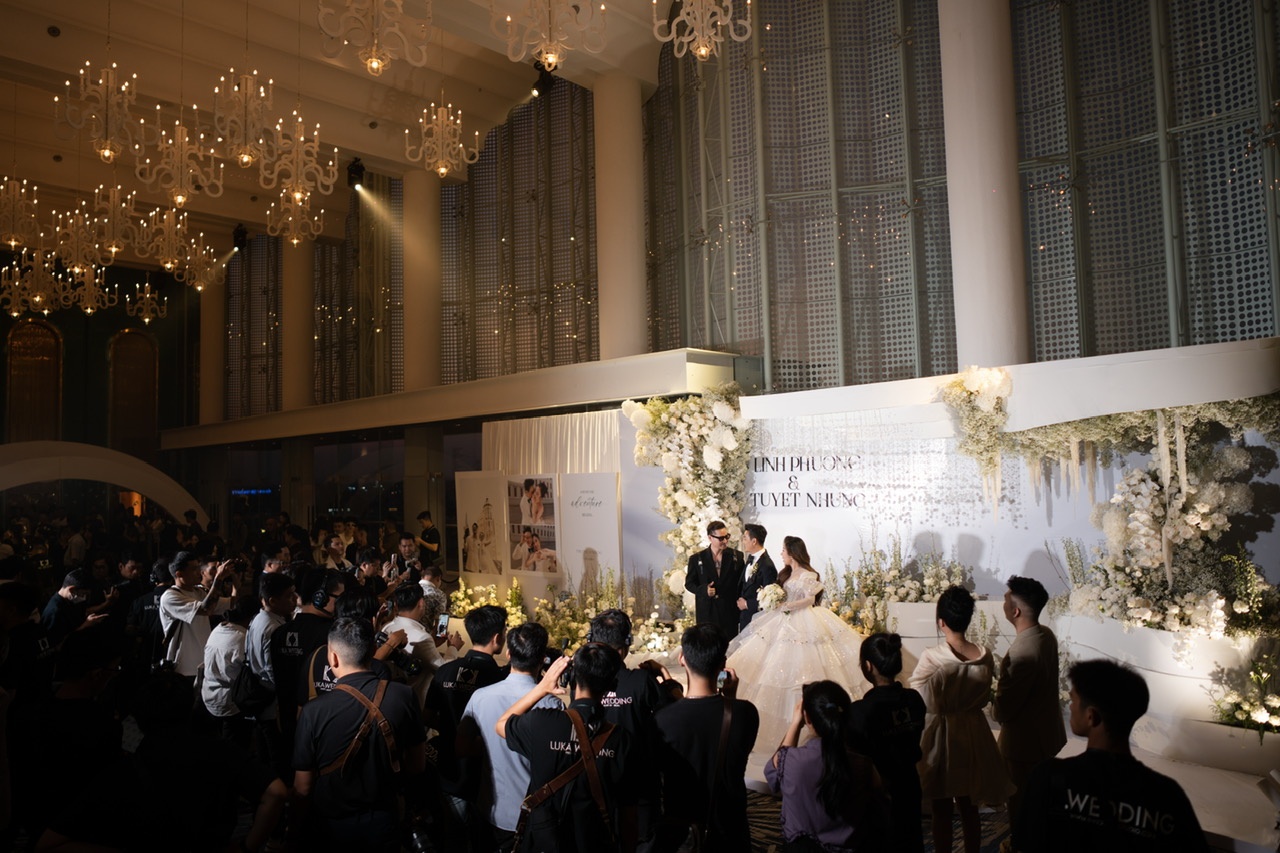 Các thành viên HKT hội ngộ trong lễ cưới Titi - ảnh 7