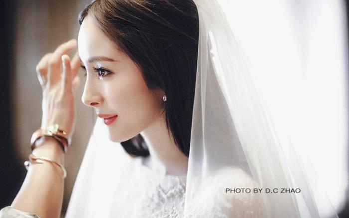 Sau 6 năm ly hôn Lưu Khải Uy, Dương Mịch bất ngờ mặc váy cưới lên xe hoa - ảnh 3