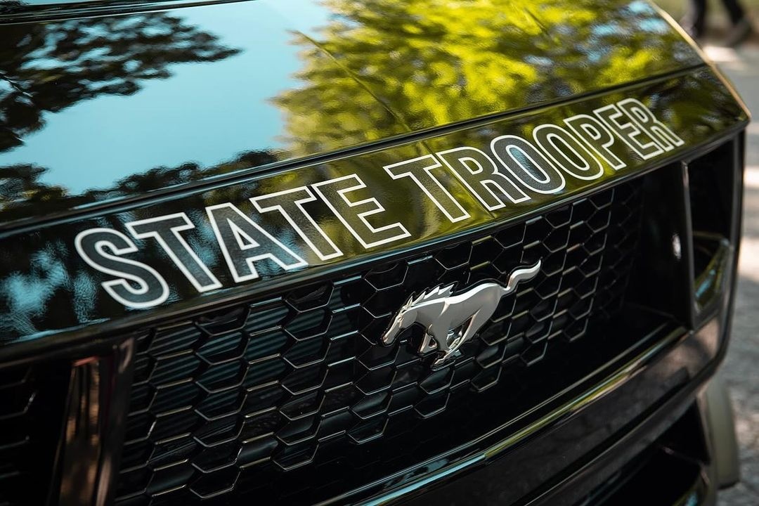 Cảnh sát Mỹ dùng Ford Mustang giá hơn 40.000 USD - ảnh 8