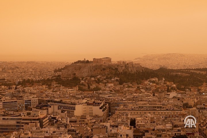 Khói mù màu cam ''nuốt chửng'' các thành phố Hy Lạp - ảnh 4