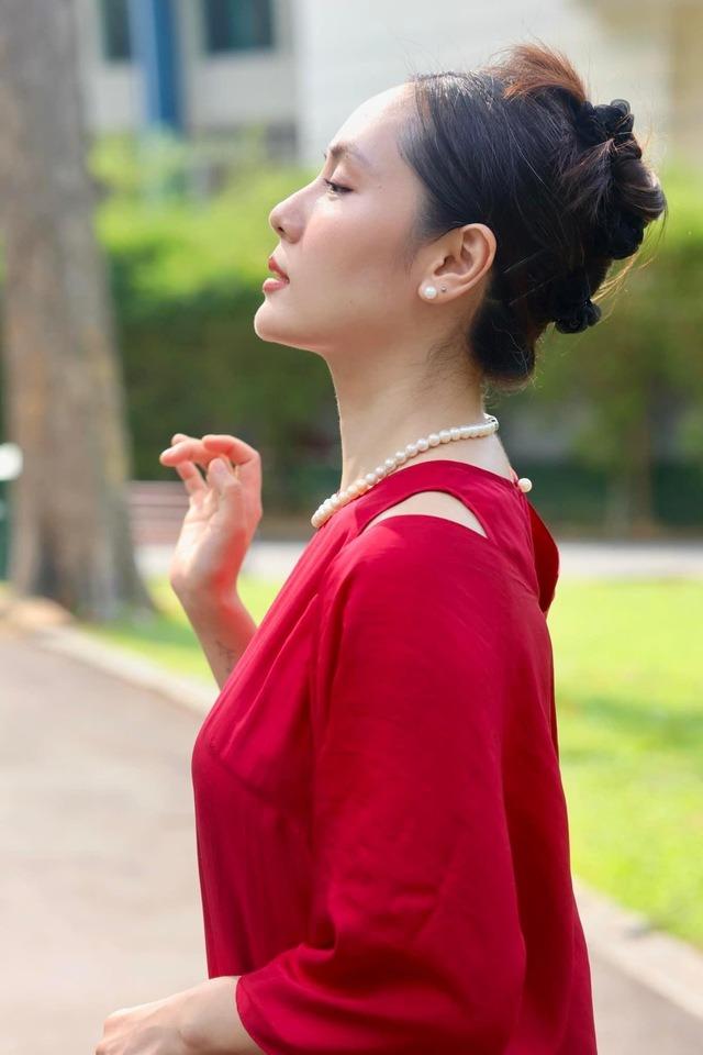 Nữ ca sĩ xứ Thanh nổi tiếng nhờ Sao Mai điểm hẹn 2005: Sắc vóc thăng hạng, vẫn độc thân ở tuổi 40 - ảnh 2