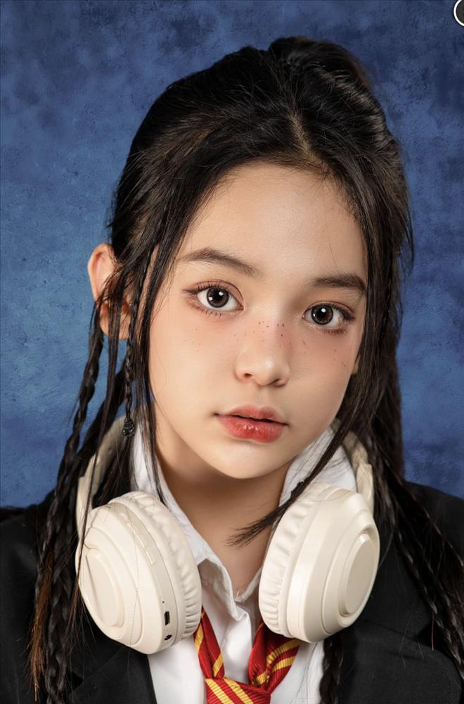 'Con gái' Việt Anh khoe vẻ thiếu nữ ở tuổi 13 - ảnh 9