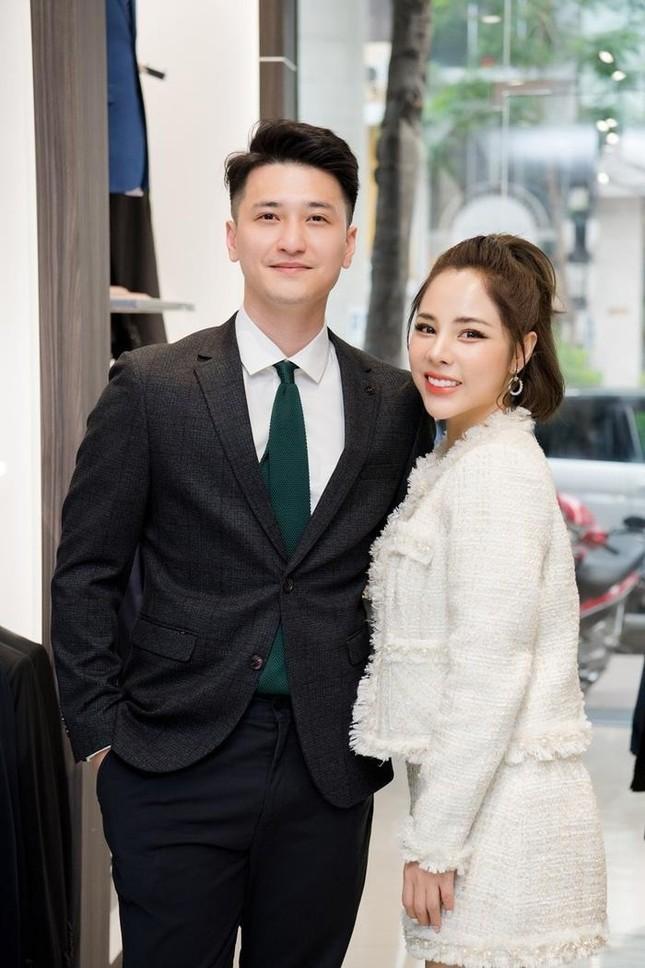 Huỳnh Anh đăng ký kết hôn với bạn gái hơn 6 tuổi - ảnh 1