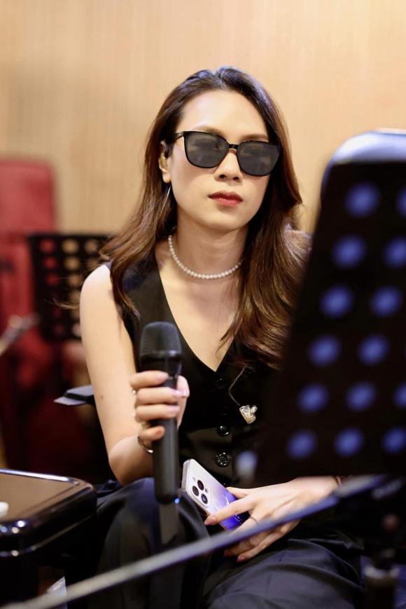 Sao Việt 25/4: Phương Thanh bị ''khủng bố'' comment tố ăn chặn từ thiện; Hoa hậu Ý Nhi có động thái đầu tiên sau tin bí mật kết hôn - ảnh 30