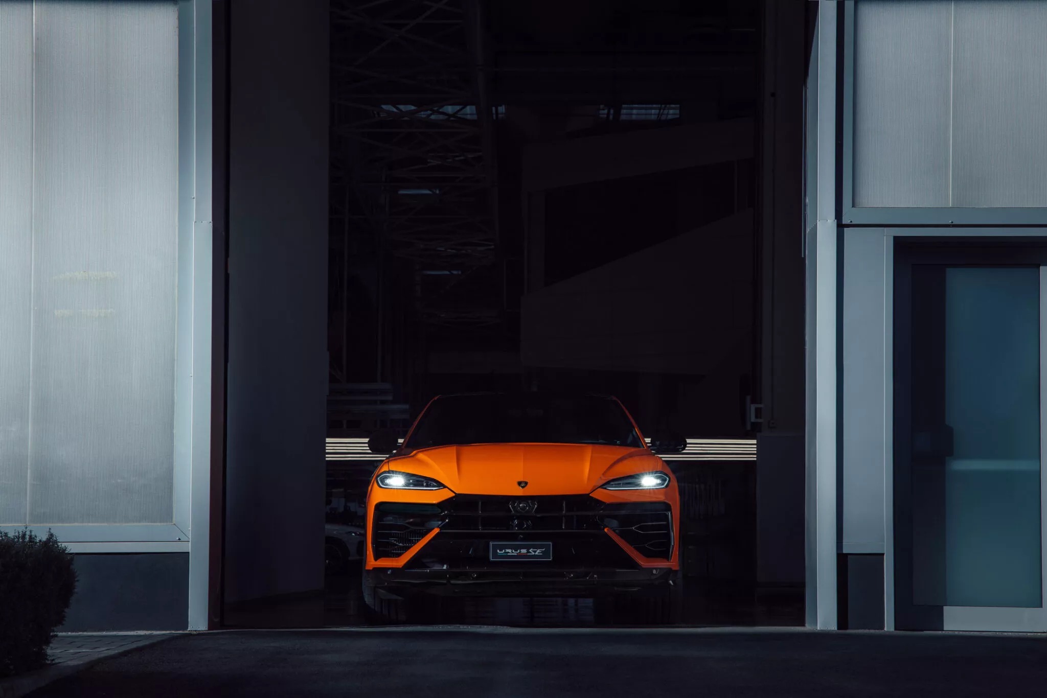 Lamborghini Urus SE ra mắt: Mạnh gần 800 mã lực, cạn xăng vẫn chạy được 55km - ảnh 15